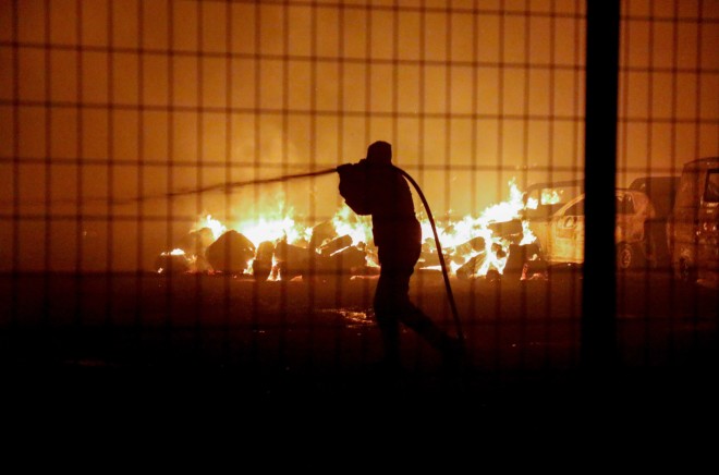 Ολονύχτια μάχη με τις φλόγες έδωσαν οι πυροσβέστες στις Αχαρνές - Intimenews