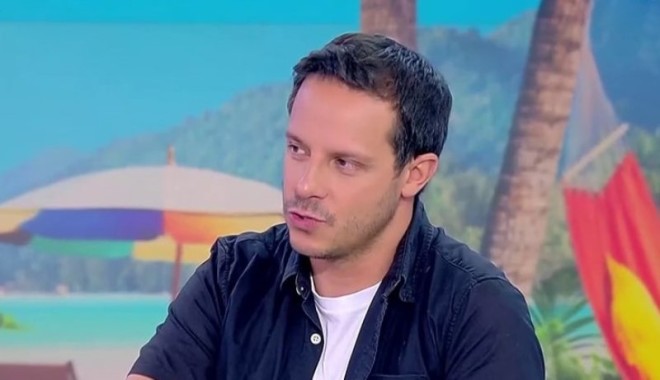 Εκτός από την υποκριτική, τα τελευταία αρκετά χρόνια ο Δημήτρης Μακαλιάς ασχολείται και με την τηλεόραση
