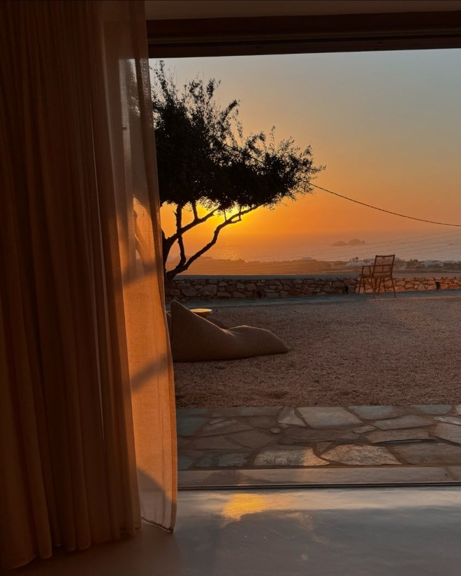 Καινούργιου: Οι Διακοπές Στην Πάρο Με Τον Σύντροφό Της