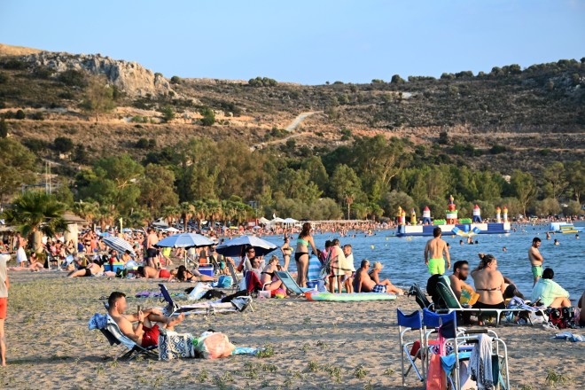 Καύσωνας: Συμβουλές για να προστατευτείτε από τις υψηλές θερμοκρασίες