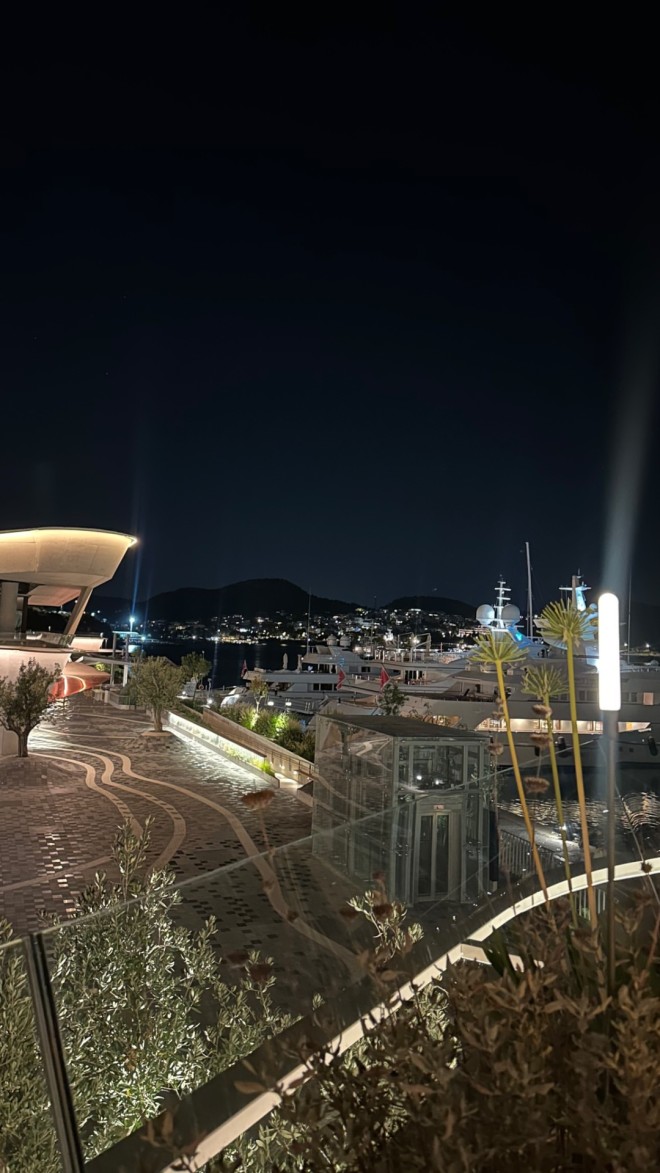 Σπυροπούλου: Η βραδινή έξοδος δύο εβδομάδες μετά τη γέννηση του γιου της
