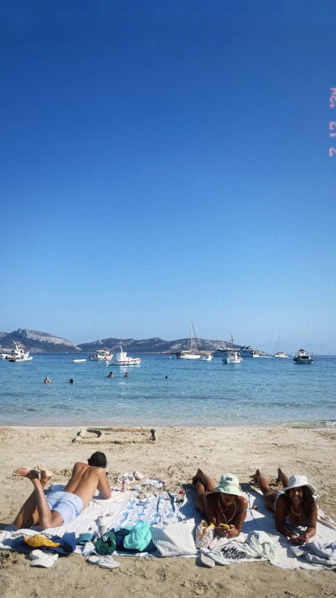 Το instastory της Ευγενίας Σαμαρά με την παρέα της στα Κουφονήσια