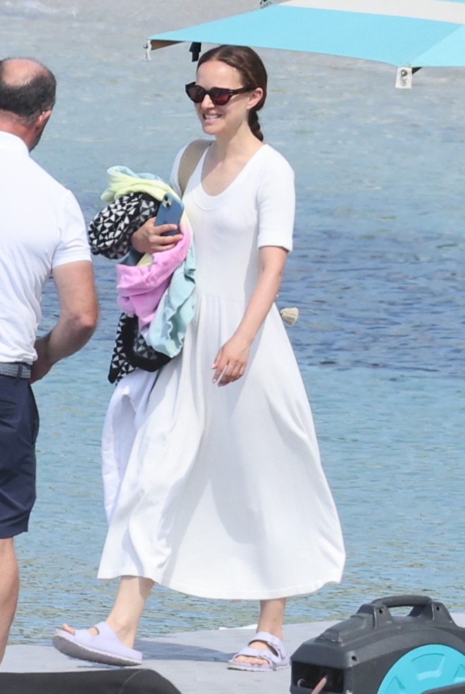 Στη Μύκονο η Natalie Portman/ NDP Νίκος Ζότος