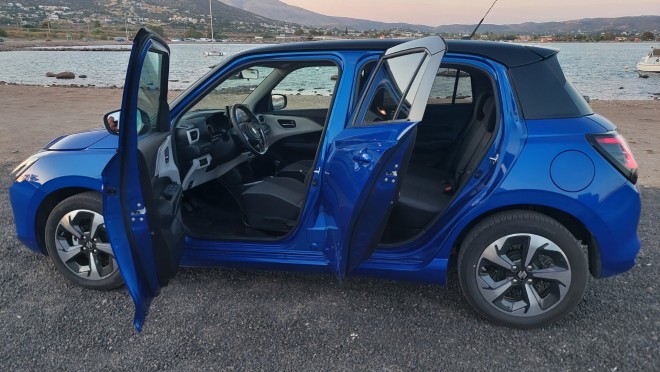 Δοκιμάζουμε το νέο Suzuki Swift 1,2 MHEV - Χώροι επιβατών 