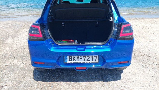 Δοκιμάζουμε το νέο Suzuki Swift 1,2 MHEV - Χώρος αποσκευών 