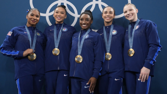 Η Simone Biles έπρεπε να παλέψει με πολλούς δαίμονές της για να μπορέσει να σταθεί στα πόδια της - AP Images