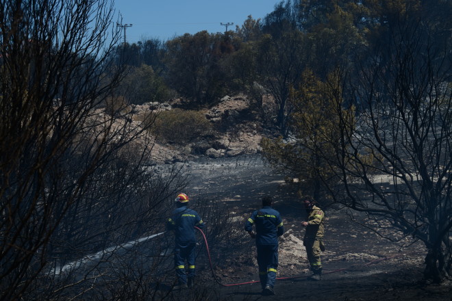 Σε ύφεση η φωτιά στην Αγία Μαρίνα στο Κορωπί - Eurokinissi