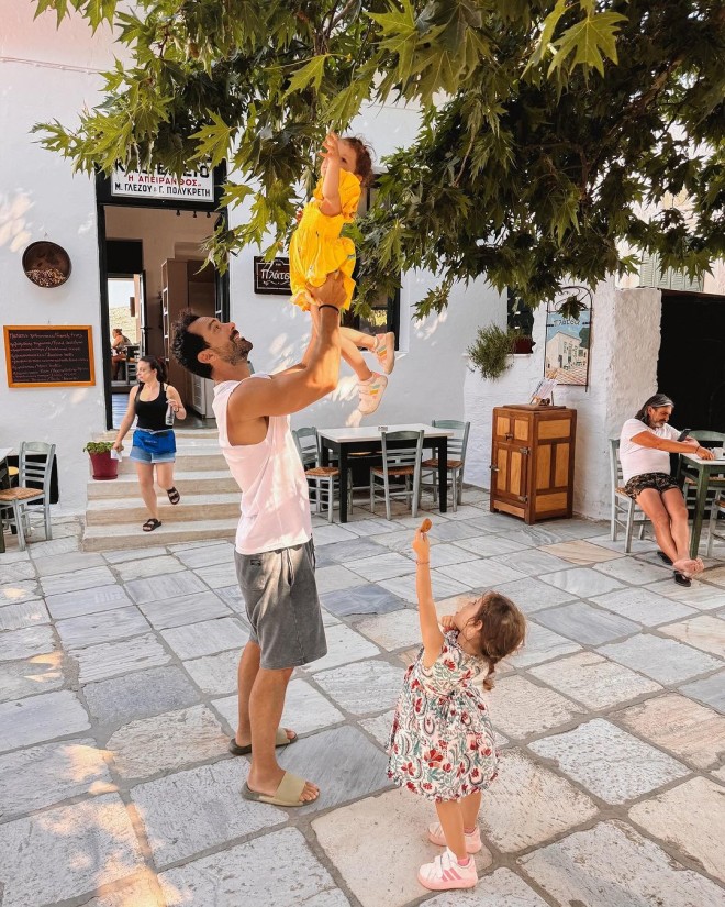 Χριστίνα Μπόμπα: «Θα αποχωριστούμε τον μπαμπά μας για αρκετό καιρό»