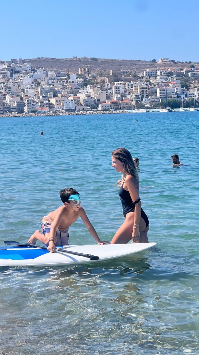 H Κατερίνα Παπουτσάκη με τους γιους της στην Κρήτη- πηγή Instagram