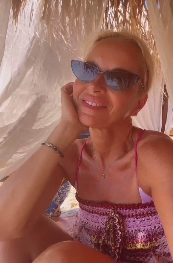 Η Μαρία Μπεκατώρου πιο όμορφη κι ήρεμη από ποτέ στις διακοπές της 