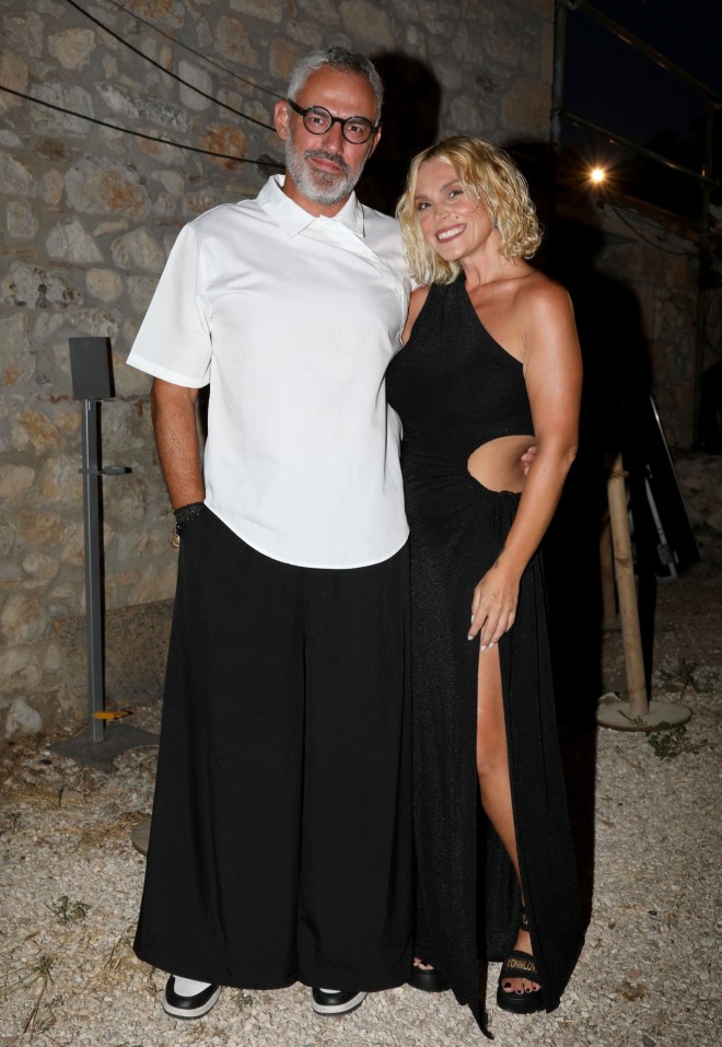 Νίκος Συρίγος: Fashion icon ο δημοσιογράφος - Δείτε το παντελόνι που φόρεσε