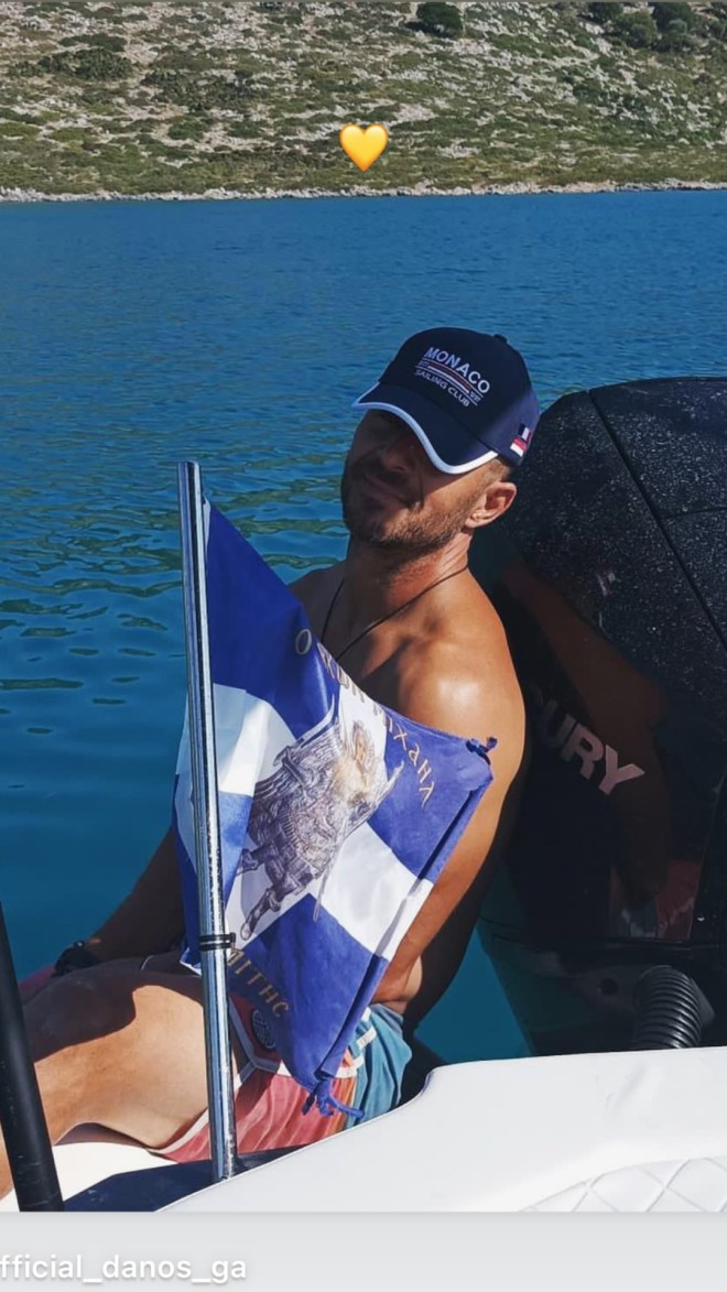 Δήμητρα Βαμβακούση: Φωτογραφίζει τον Γιώργο Αγγελόπουλο εν πλω