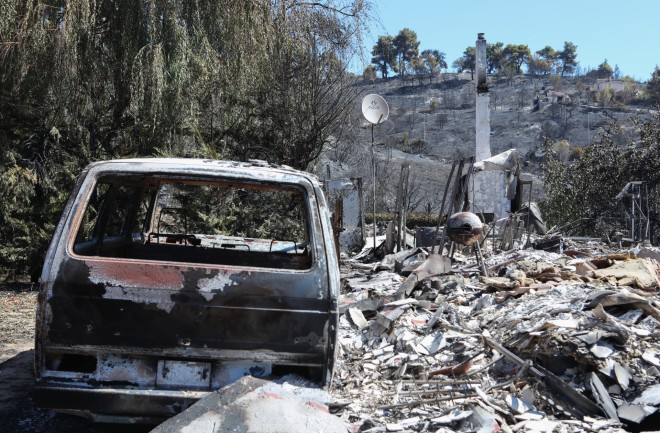 Η επόμενη μέρα στον Βαρνάδα μετά τη φωτιά / ΙΝΤΙΜΕ ΜΗΤΣΑΚΟΣ ΔΗΜΗΤΡΗΣ