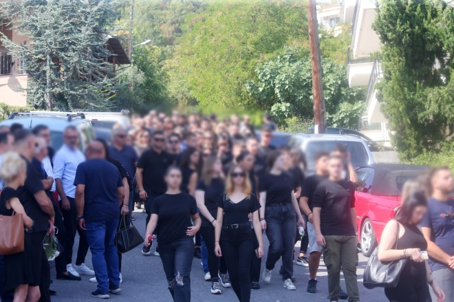 Πλήθος κόσμου στο τελευταίο αντίο στον Γιάννη/ INTIME ΜΩΥΣΙΑΔΗΣ ΓΙΑΝΝΗΣ