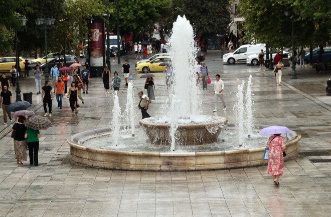 Έκτακτο δελτίο επιδείνωσης καιρού: Καταιγίδες και μπουρίνια ως το Σάββατο