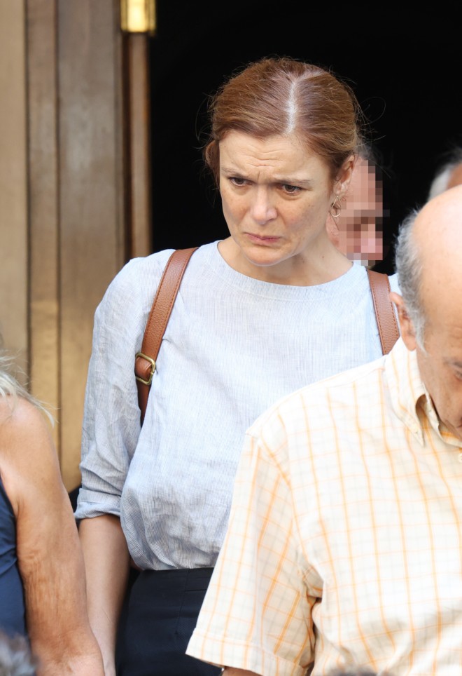 Η Αλεξάνδρα Αϊδίνη στην κηδεία του Χρήστου Γιανναρά /NDP Photo Agency - Πέτρος Νικολαρέας
