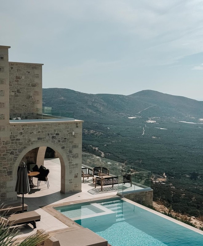 Βαλαβάνη: Ποζάρει στην αγκαλιά του Μόργκαν λίγο μετά τον γάμο τους