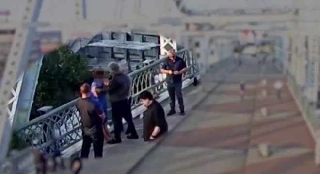 Τζον Μπον Τζόβι: Η στιγμή που σώζει γυναίκα από την αυτοκτονία