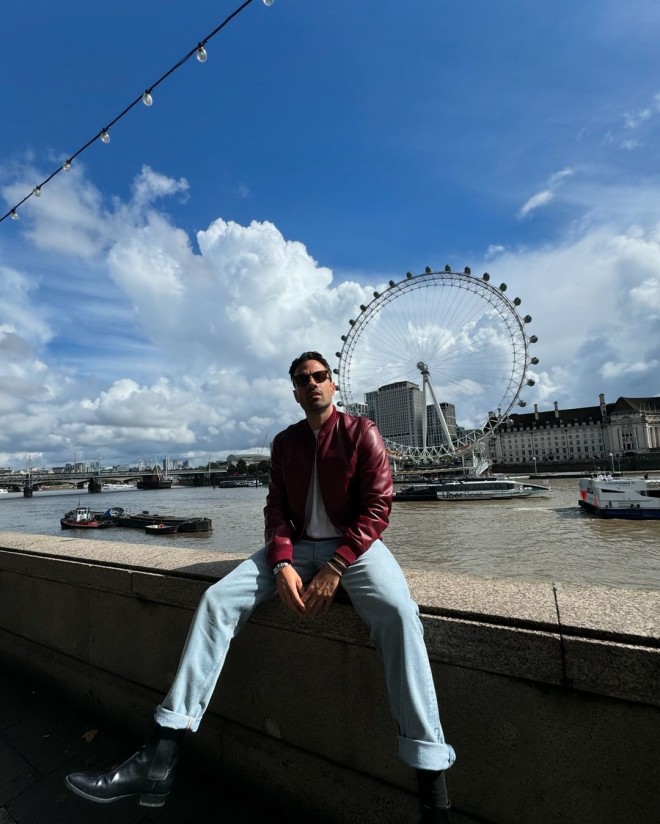 Αργυρός: Η βόλτα στο Λονδίνο με stylish look πριν τη συναυλία του