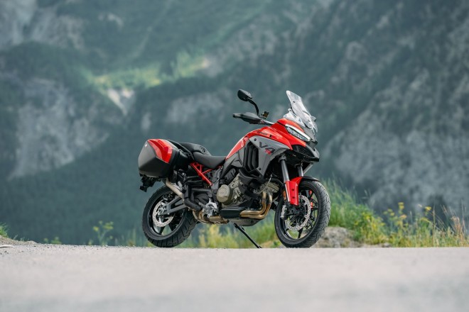 Ducati: Αποκαλύπτει τις νέες Multistrada V4, V4 S και Pikes Peak 2025