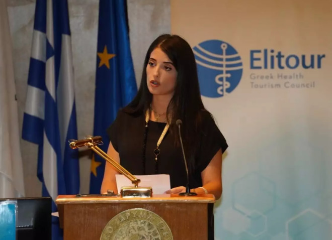 Ο Γιώργος Πατούλης είναι τρισευτυχισμένος καθώς η νέα του σύντροφος, Νάνσυ Κοιλού, περιμένει το πρώτο τους παιδί. 