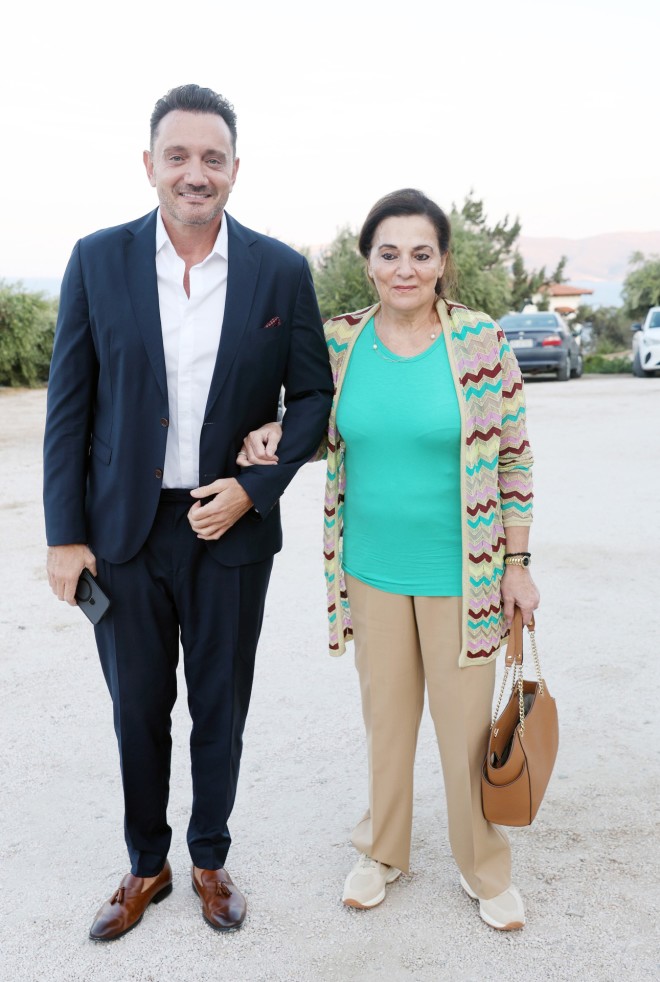 Ο Χρήστος Μενιδιάτης με τη μητέρα του