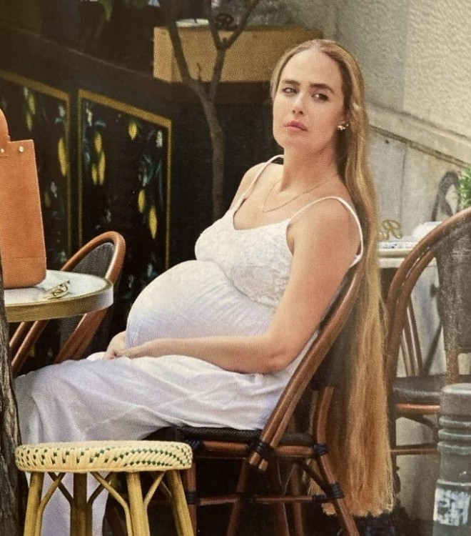Έγκυος στο πρώτο της παιδί η Αντωνία Καλλιμούκου- πηγή φωτογραφίας περιοδικό ΟΚ!