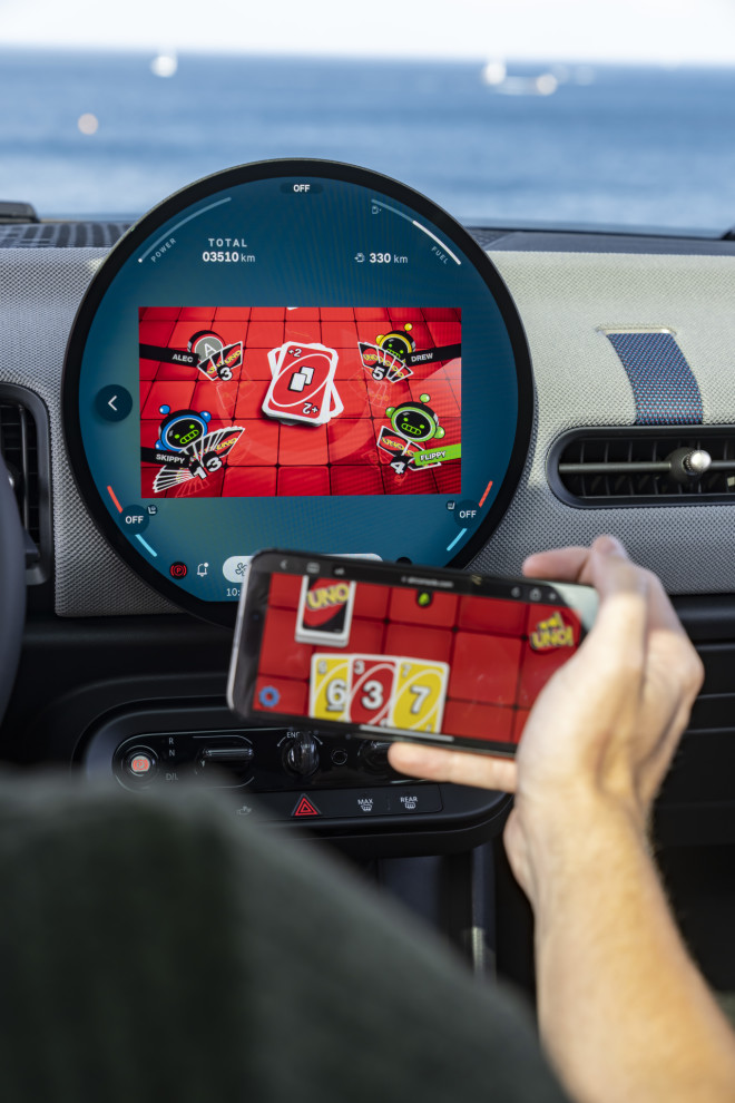 ΜΙΝΙ: Τι είναι η καινοτομία του In-Car Gaming 
