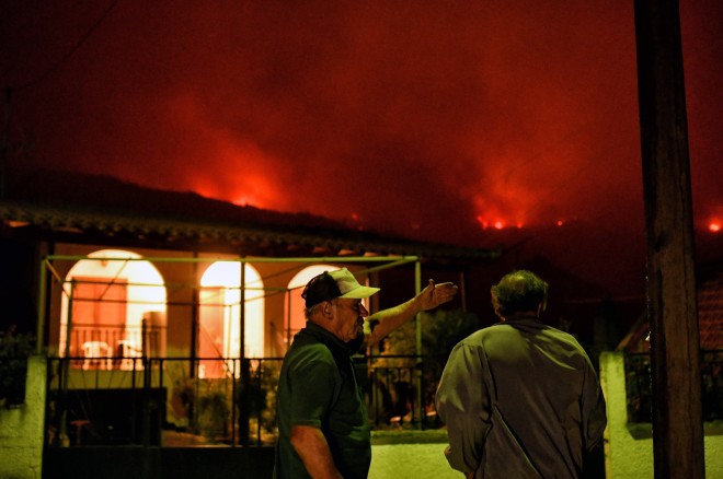 Δύο άνθρωποι βρέθηκαν απανθρακωμένοι στη φωτιά στο Ξυλόκατρο - Intimenews