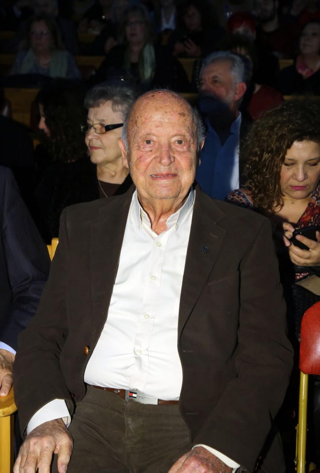 Θλίψη για τον θάνατο του Μίμη Πλέσσα