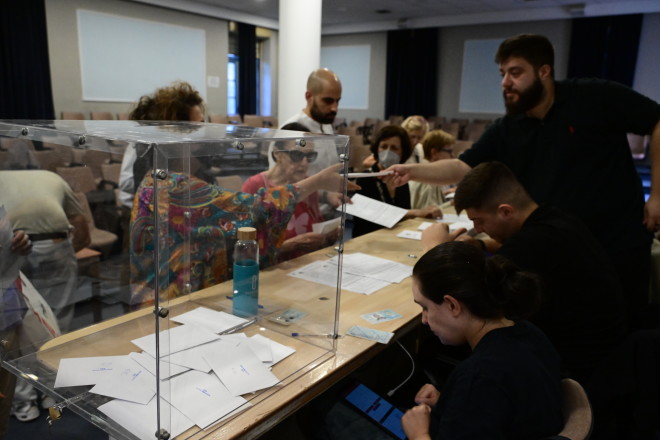 Αυξημένη η προσέλευση των πολιτών στις κάλπες για την ανάδειξη του νέου προέδρου ΠΑΣΟΚ - ΚΙΝΑΛ - Eurokinissi