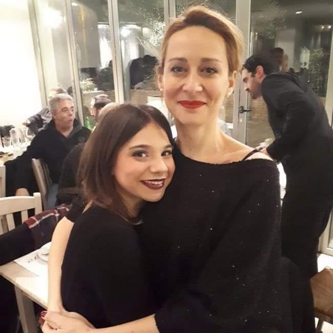 Η Άννα Κουτσαφτίκη με την τηλεοπτική της κόρη, Κωνσταντίνα Λιναρδάτου