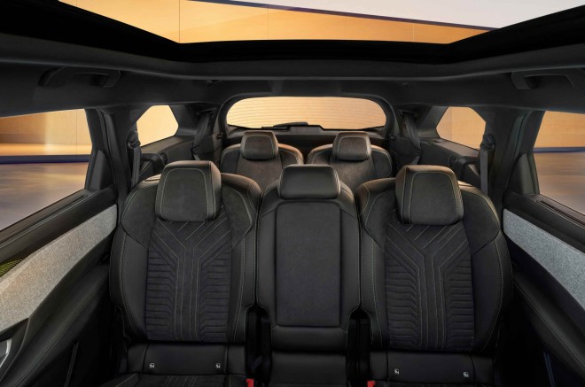 PEUGEOT E-5008: Τα προσόντα και οι τιμές στην Ελλάδα 