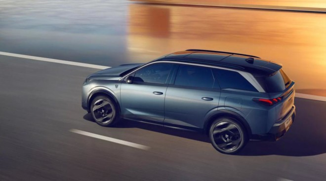 PEUGEOT E-5008: Τα προσόντα και οι τιμές στην Ελλάδα 