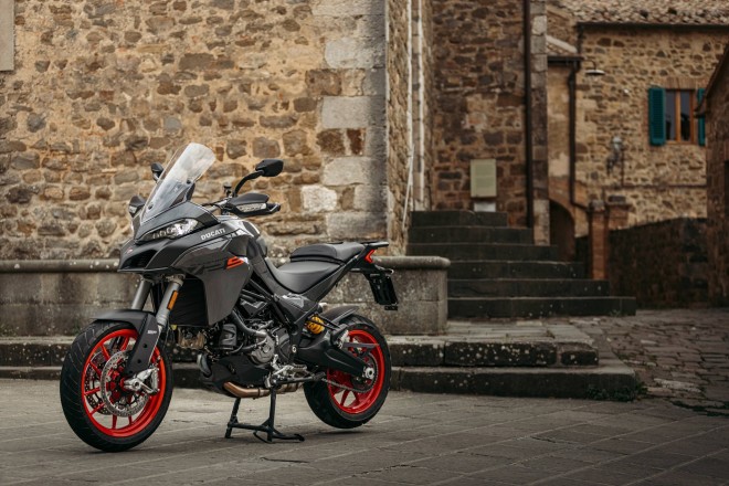 Ducati Multistrada V2 και V2S με όφελος 1.500 ευρώ