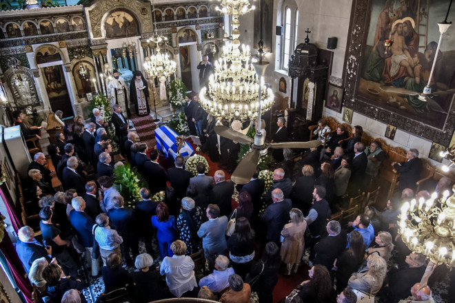 Το «τελευταίο αντίο» στη Βάσω Παπανδρέου - Σύσσωμο το ΠΑΣΟΚ στην κηδεία της