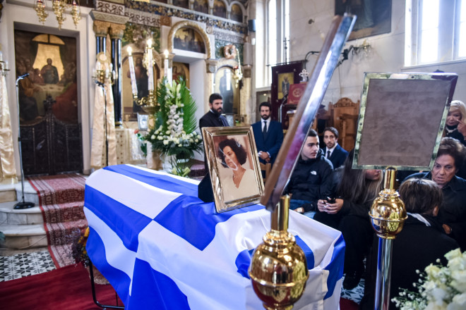 Το «τελευταίο αντίο» στη Βάσω Παπανδρέου - Σύσσωμο το ΠΑΣΟΚ στην κηδεία της