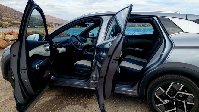 Οι χ'ώροι επιβατών του  BYD Atto 3