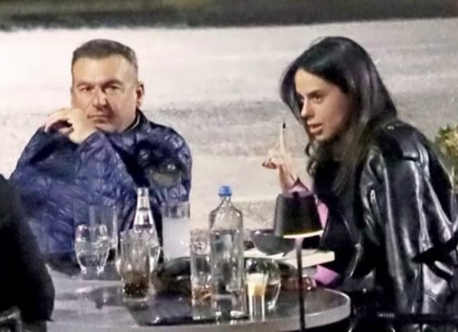 Παρά το κρύο, ο Γιώργος Λιάγκας κι η Μαρία Αντωνά κάθισαν έξω!