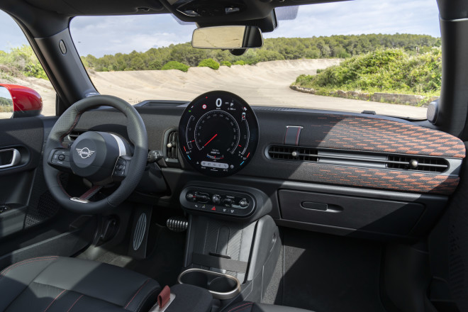 Τα νέα MINI John Cooper Works και MINI John Cooper Works Cabrio