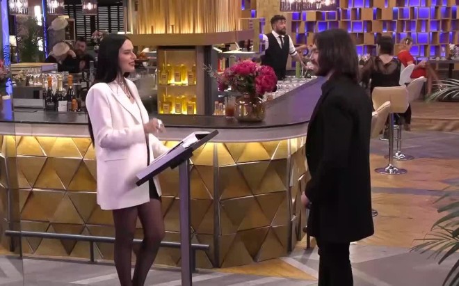 First Dates: «Μοιάζεις με τον Χριστό», είπε η Ζενεβιέβ στον Νικήτα