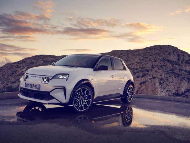 Renault 5 E-Tech electric και Alpine A290: Υποψήφια Car of the Year 2025