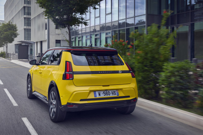 Renault 5 E-Tech electric και Alpine A290: Υποψήφια Car of the Year 2025