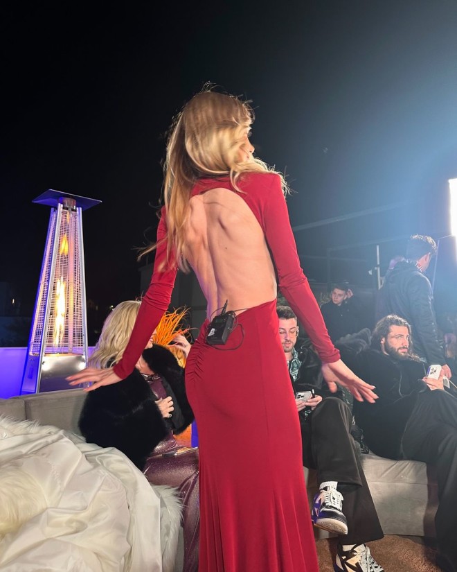 Ντορέττα Παπαδημητρίου: H «hot» εμφάνισή της με κόκκινο φόρεμα/ instagram