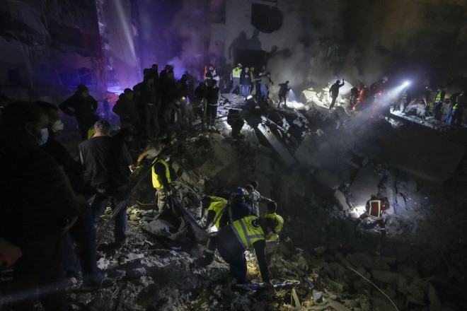 Συνεργεία διάσωσης στη Βηρυτό προσπαθούν να εντοπίσουν επιζώντες 