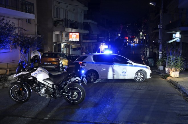 Ηλιούπολη: Έφοδος της ΕΛΑΣ στο σπίτι - Άφαντος ο ταμπουρωμένος