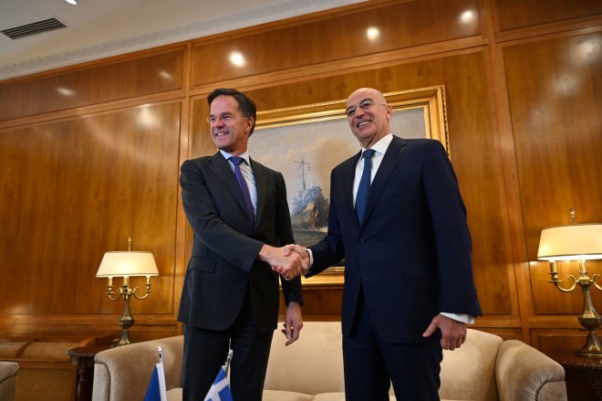 Μαρκ Ρούτε και Νίκος Δένδιας στη συνάντηση στο Υπουργείο Εθνικής Άμυνας ΄