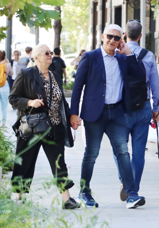 Παναγιώτης Γιαννάκης- Ευγενία Γιαννάκη: Έκαναν βόλτα πιασμένοι χέρι-χέρι