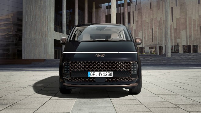 Hyundai STARIA: Πόσο κοστίζει στην Ελλάδα το νέο μοντέλο 