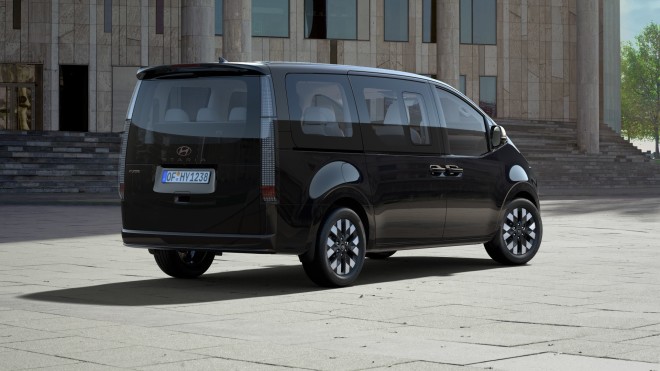 Hyundai STARIA: Πόσο κοστίζει στην Ελλάδα το νέο μοντέλο 